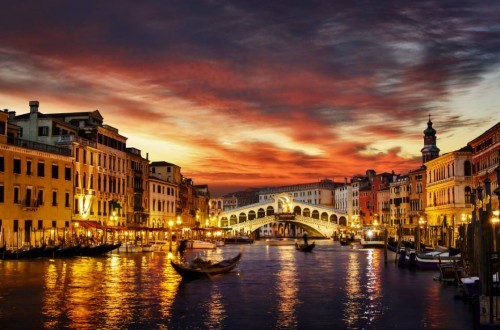veneziaponterialto.jpg
